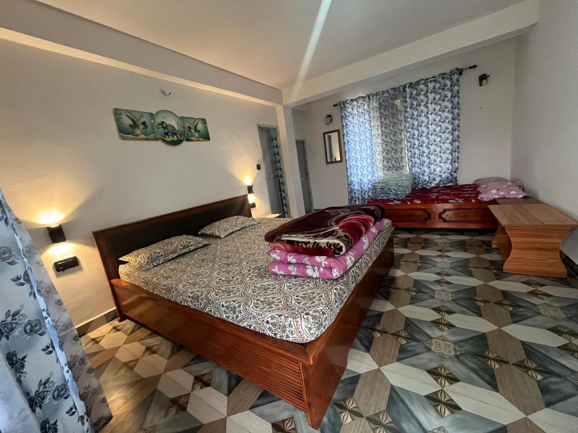 Pradhan Homestay Mirik - Homestay Beside Mirik Lake المظهر الخارجي الصورة
